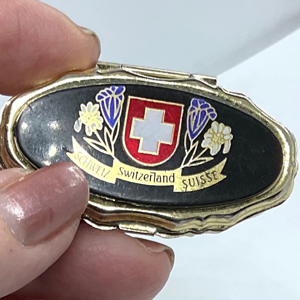 Switzerland small lidded box (sewing box, empty) 2-1/4”